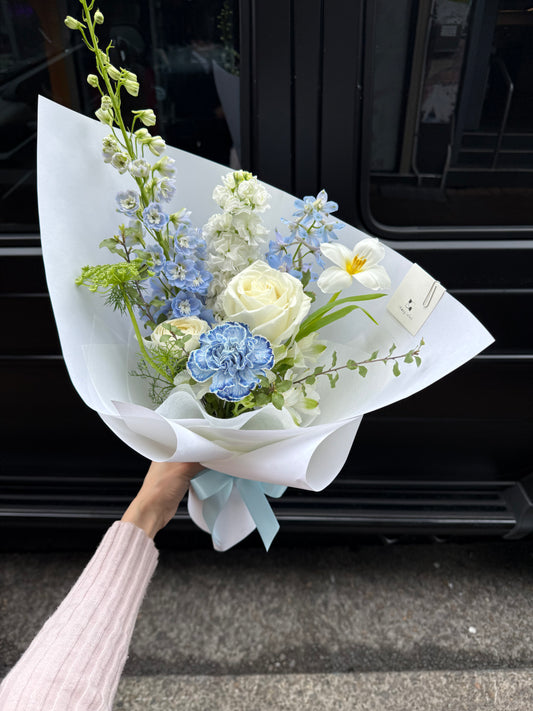 Soft Blue & White Rosy Isle